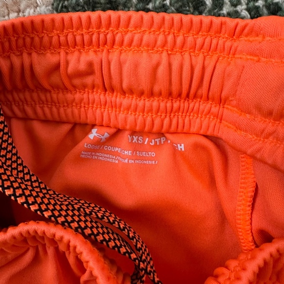 Under Armour Boys Orange & Black Stripe Shorts — Youth XS - Picture 4 of 4